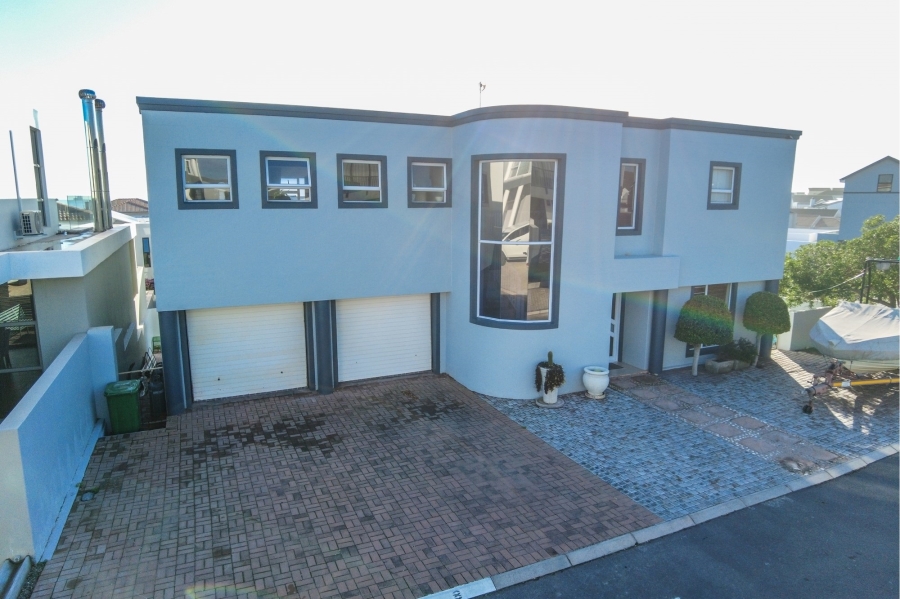 5 Bedroom Property for Sale in Calypso Beach Western Cape